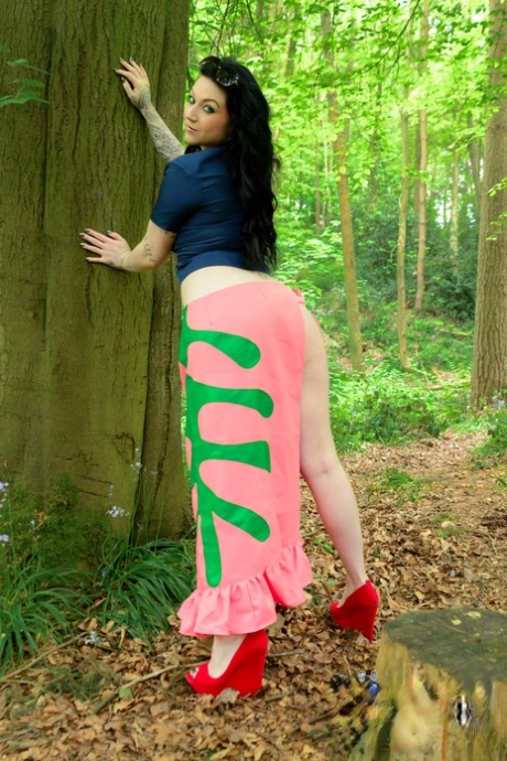 Big boobed inked British beauty Harmony Reigns fucking in the woods