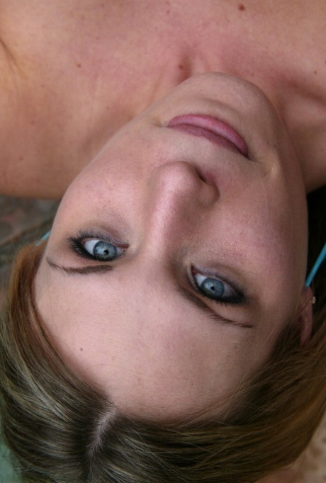 Lesbian female subs Angela Stone & Harmony lick pussy in rope bondage
