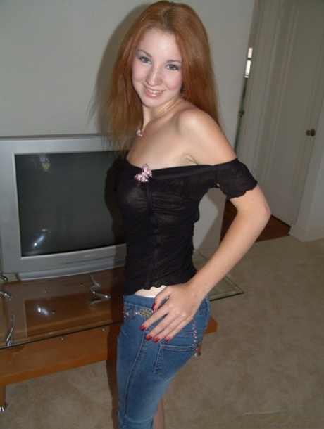 Hot ginger Stefanie Renee swallows Preston Parker's cumload after giving a BJ