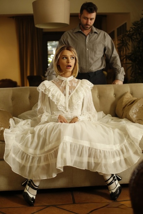 Sexy blonde Emma Hix gets down on her knees for a cumshot after wild sex
