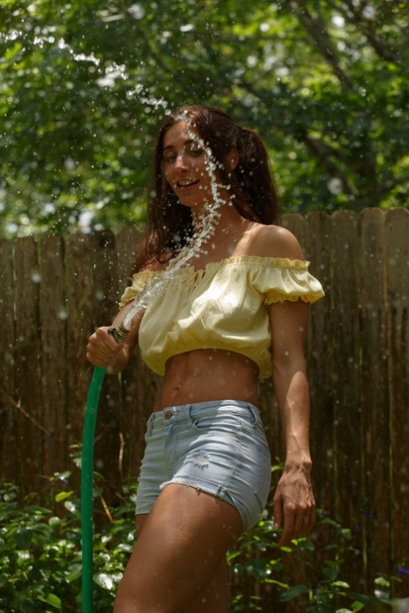 Pretty babe Vynessa Lucero shows off her sexy legs and her thin waist