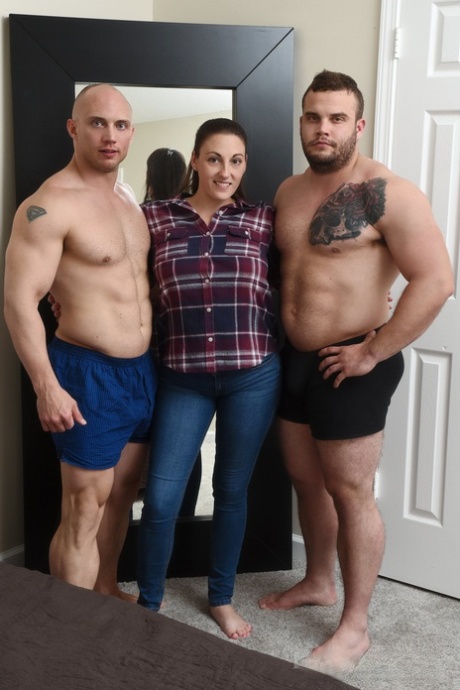 Bi Empire featuring Daxx Carter, John Magnum, Melanie Hicks Hot Photos